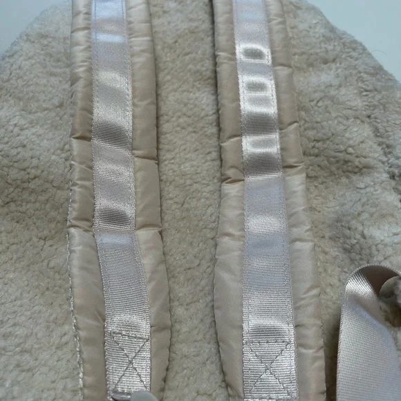 Wilo The Label Sherpa Backpack in Cream New Ready for Gifting - Picture 9 of 10